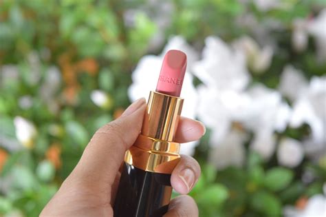 My First Chanel Lipstick: Rouge Coco in 49 Liaison